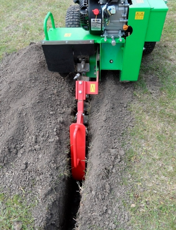 Drážkovanie, výkopové práce, závlahy, inžinierské siete